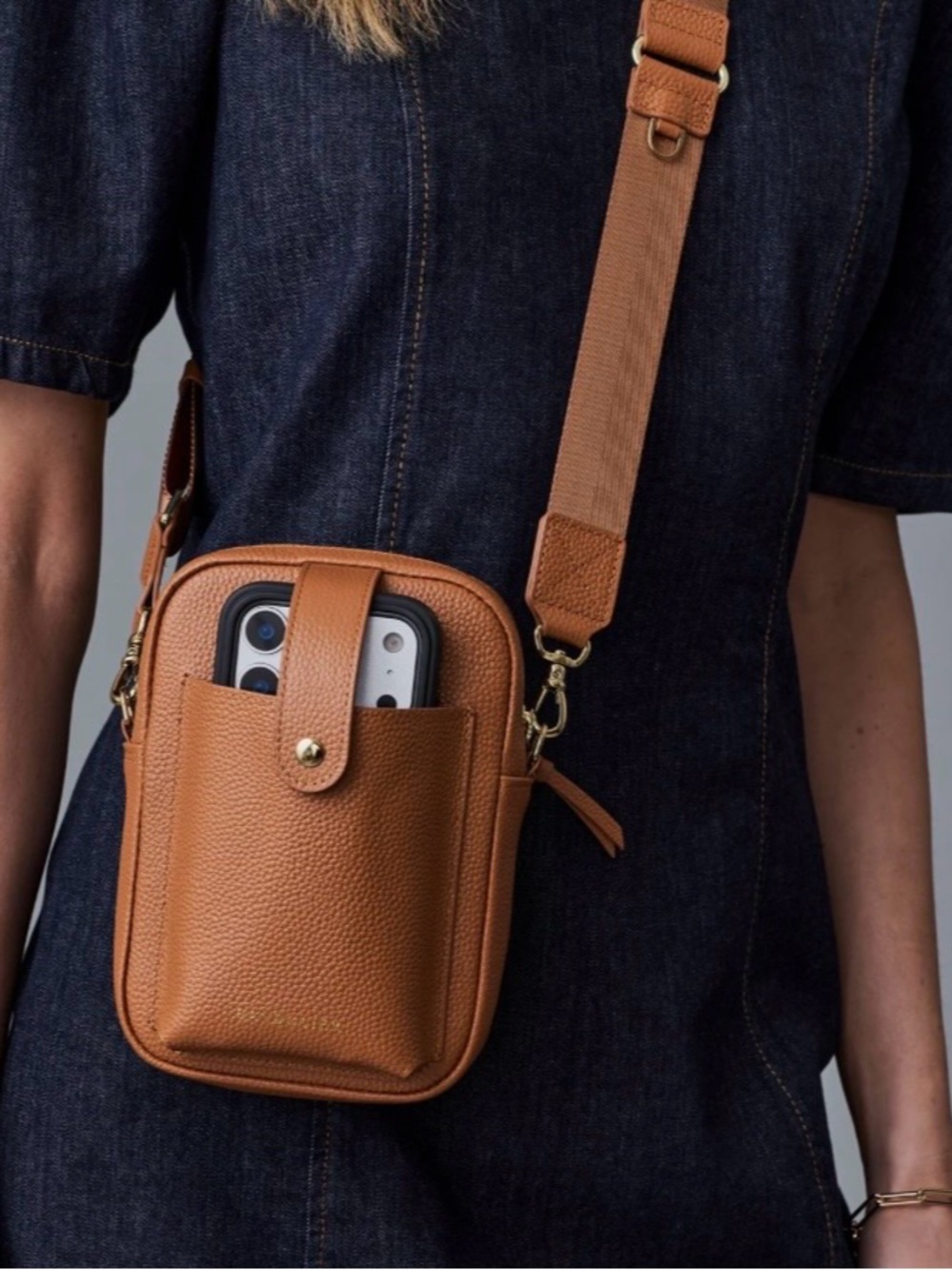 Bandolier Dillon Leather Crossbody Bag - Saddle Brown/Gold - Picture 5 of 6